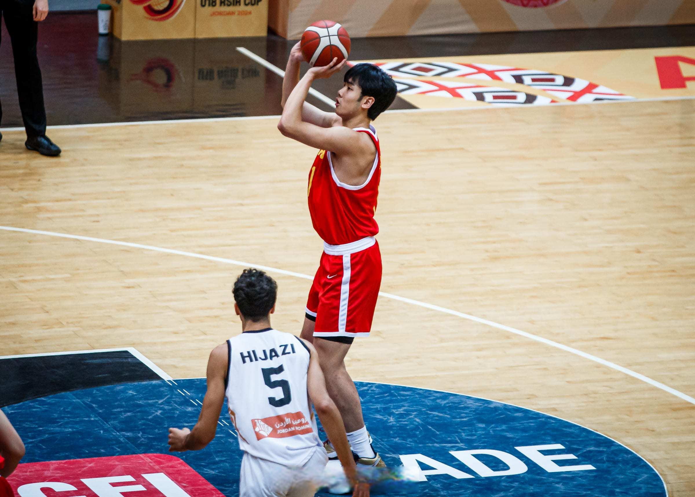 加时末段CBA常规赛传出新动向,纽卡斯尔防线松动,管理层表态——压力陡增,临场指挥获称赞 加时末段CBA常规赛传出新动向,纽卡斯尔防线松动,管理层表态——压力陡增,临场指挥获称赞