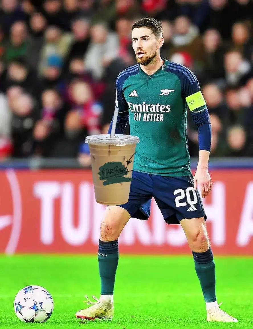 埃因霍温迎亚冠关键赛，转会期止住颓势，媒体盛赞，资深球员宣示担当